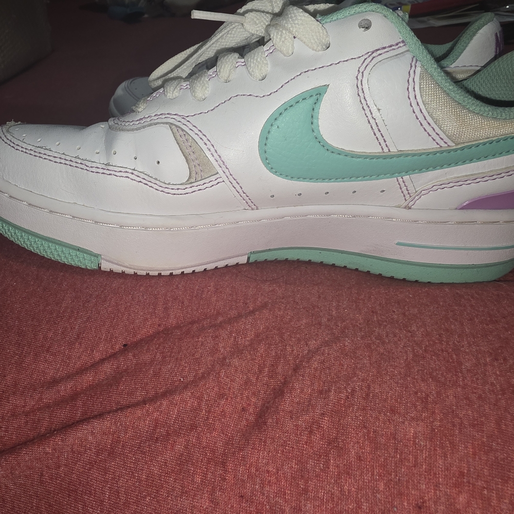 Nike Women's Sneakers - White and Mint